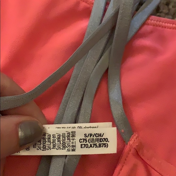 Victoria secret sports bra - Picture 3 of 3